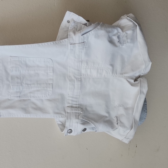 Jumper - Picture 2 of 3